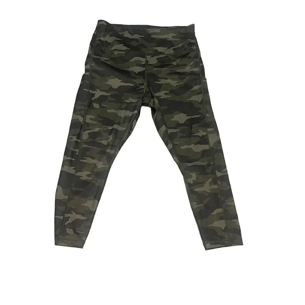 Athleta Ultimate Camo 7/8 Tight Women’s Size 1X